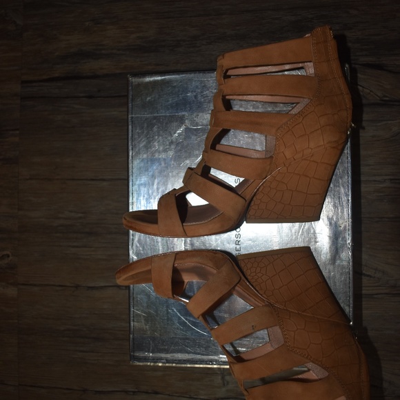 Sigerson Morrison Vernice Wedge - Picture 7 of 9
